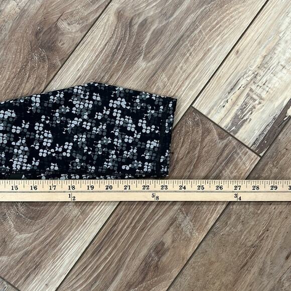 SWEATY BETTY Zero Gravity Black Grey Dot Print Leggings 12 - Picture 10 of 12